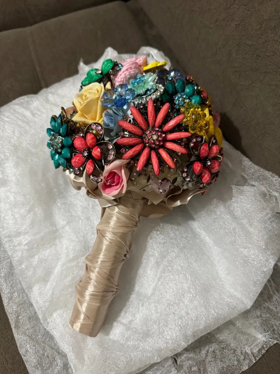 Buquê de Noiva de Broches e Pedrarias