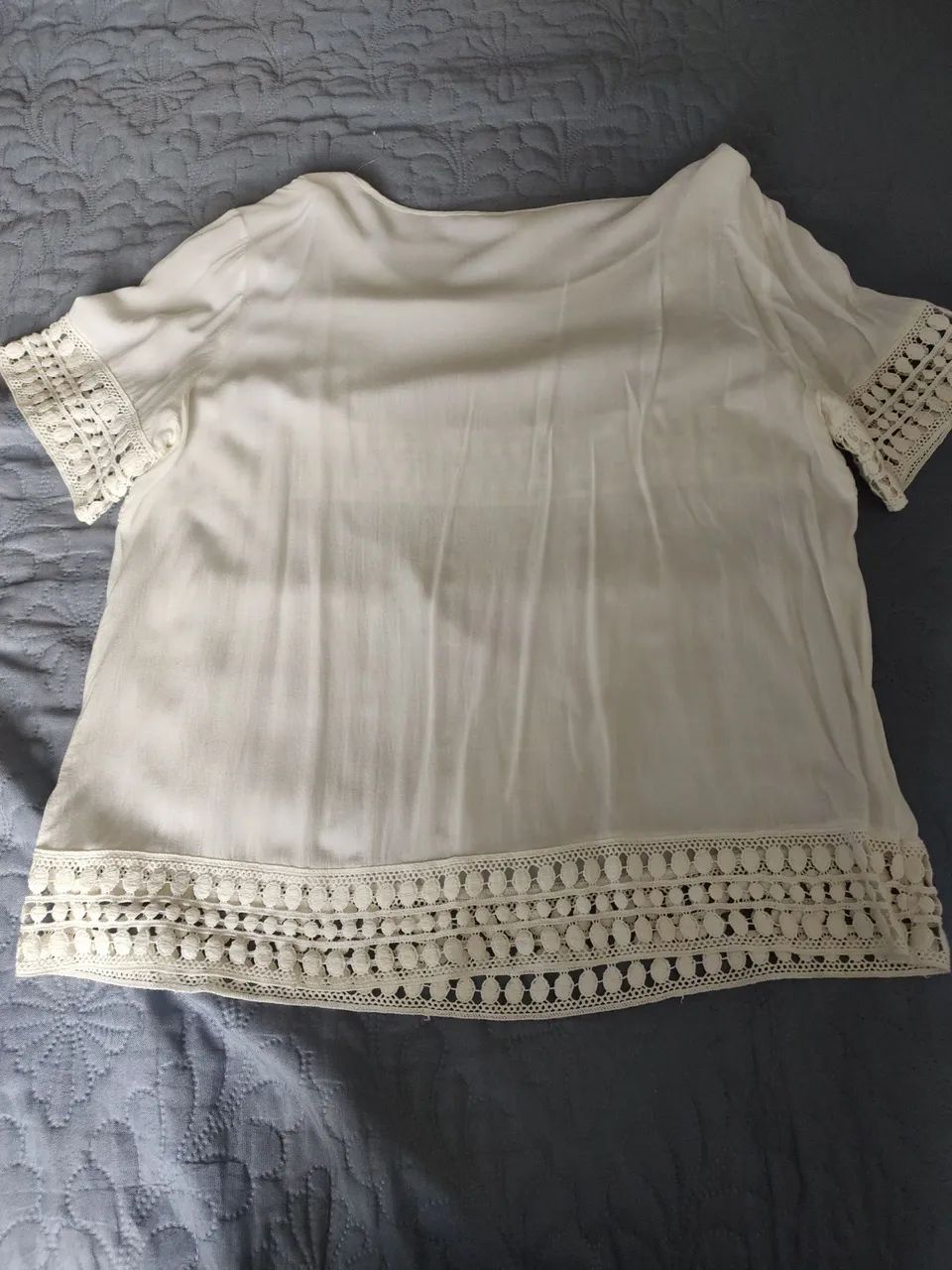 Blusa branca com renda - Foto 3