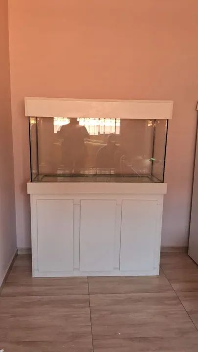 Aquário de vidro  300L com armário - Foto 2