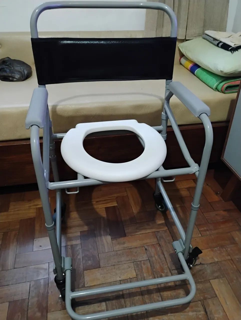 Cadeira de Banho com Rodas Dellamed - Foto 3