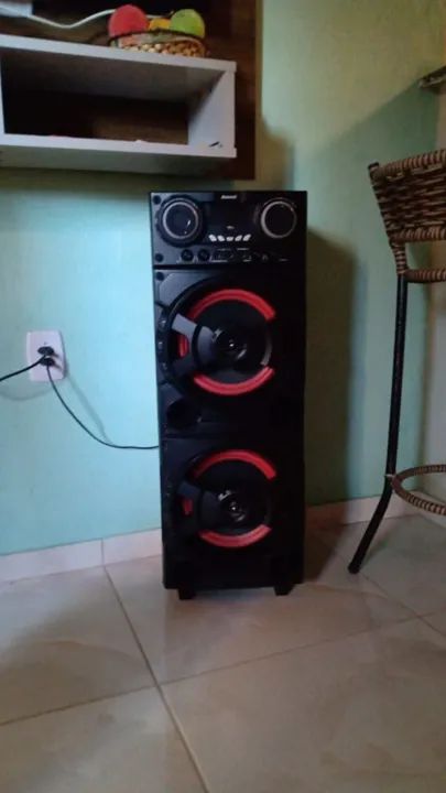 Caixa de Som Bluetooth com Tripla Potência