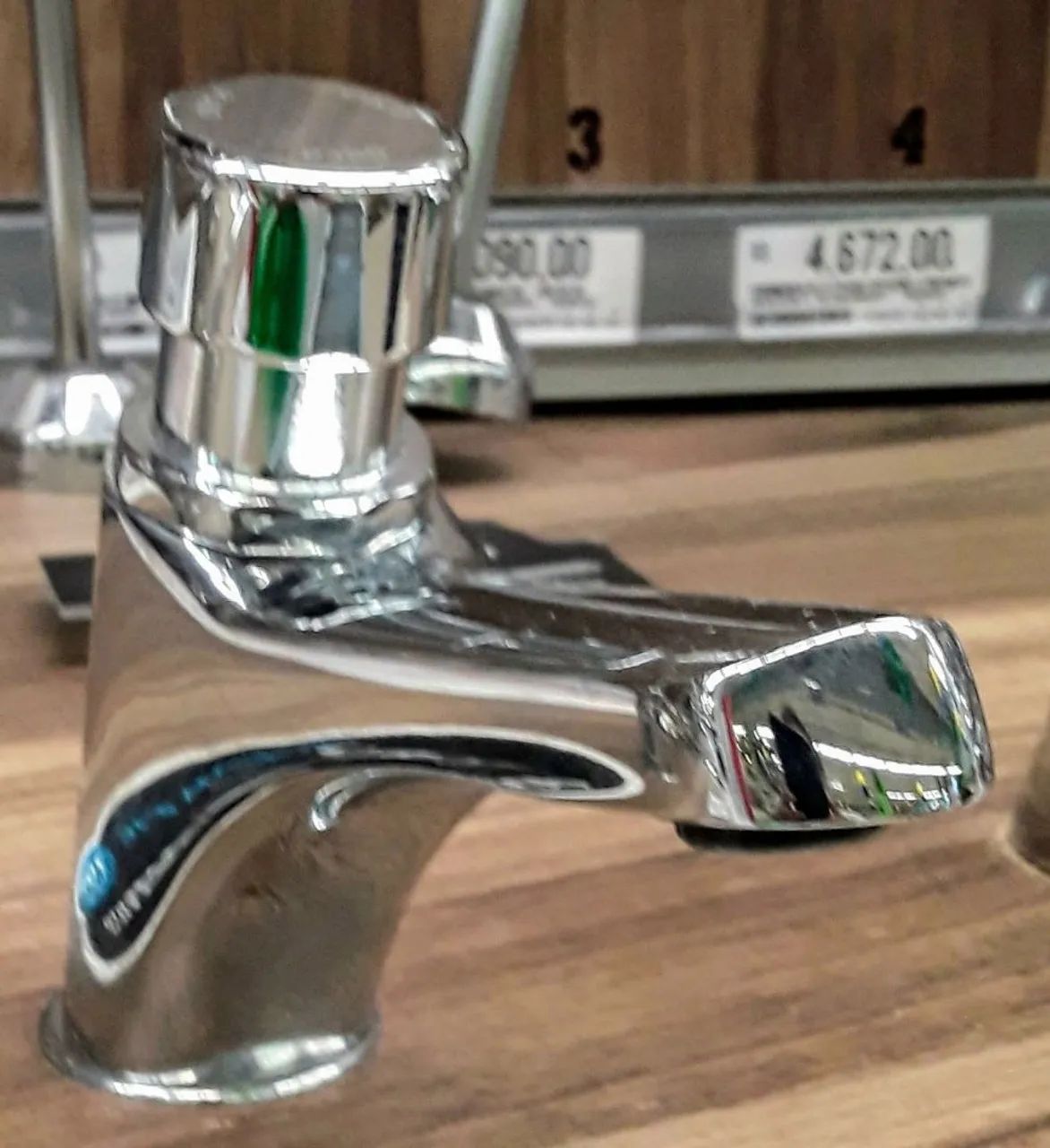 Torneira de Banheiro Cromada"DECA". - Foto 2