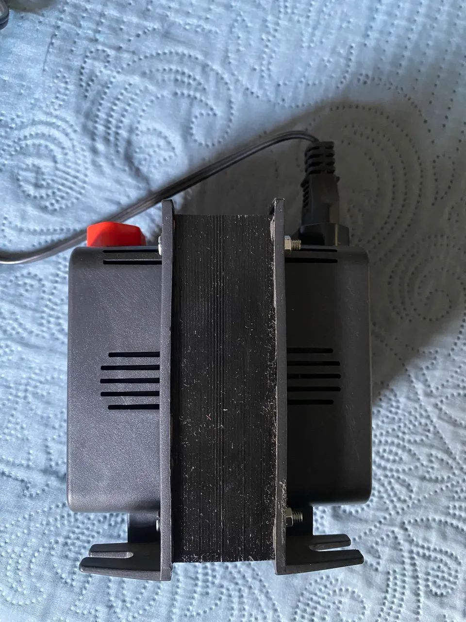 Transformador de Voltagem 2000VA - 127V / 220V Funcionando - Foto 3