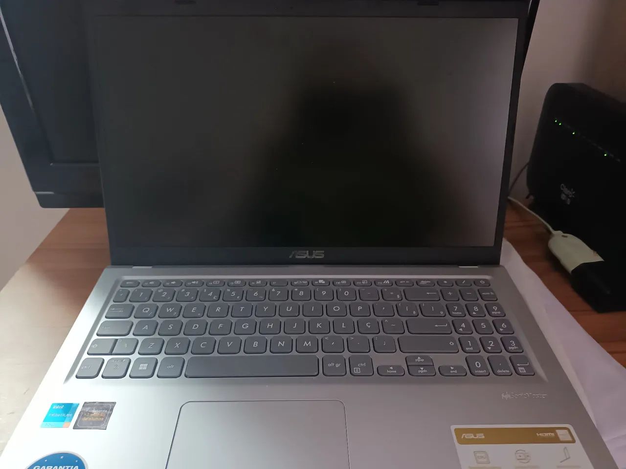 Notebook Asus - usado poucas vezes