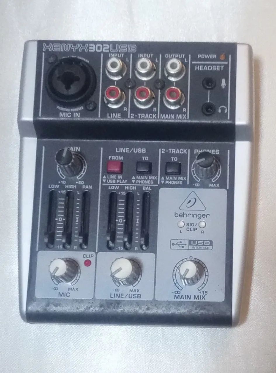 Console da Behringer 302usb Xenyx De Mistura  funcionando 100%