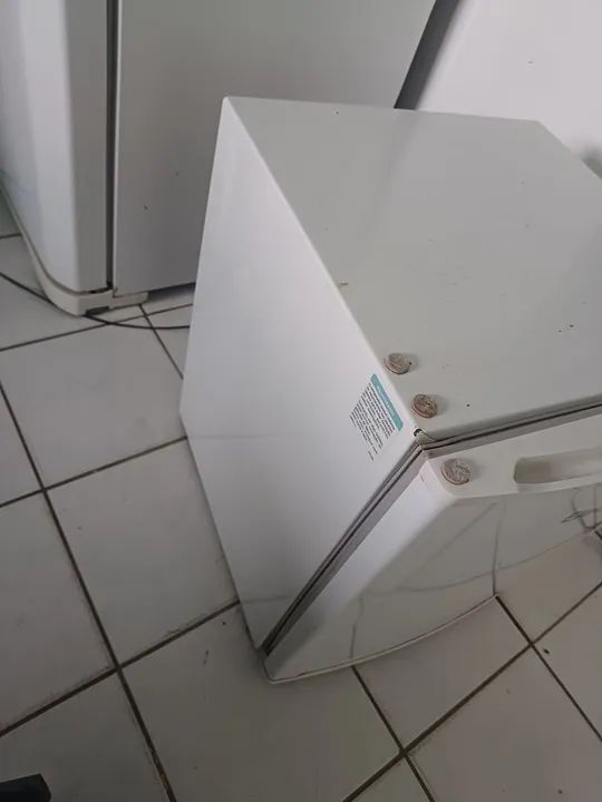 Mini Geladeira Electrolux Branca - Foto 3