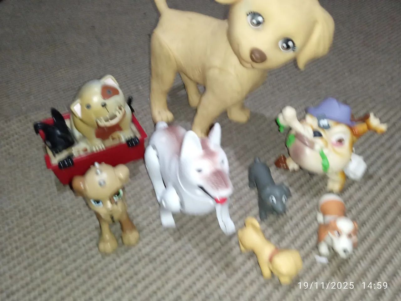 Brinquedos Cachorrinhos diversos. Kit com 08 peças. - Foto 3