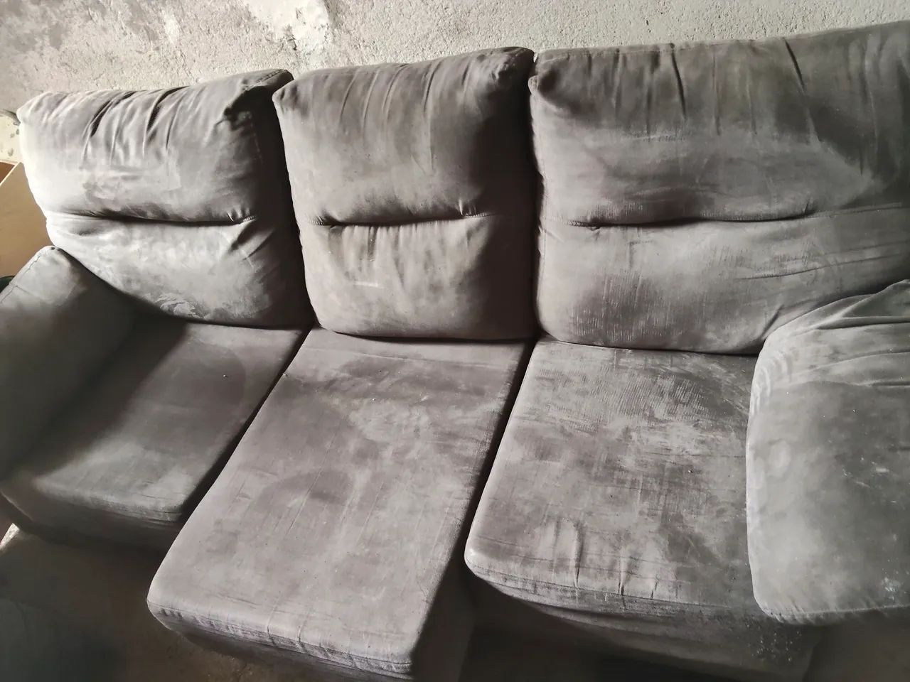 Sofá de 3 lugares cinza