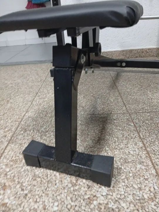 Mesa de supino em ótimo estado com 3 posições reto inclinado e declinado (350 reais) - Foto 4
