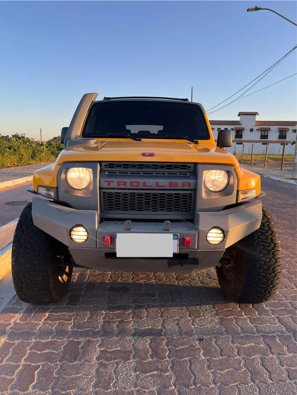 Troller T-4 2015