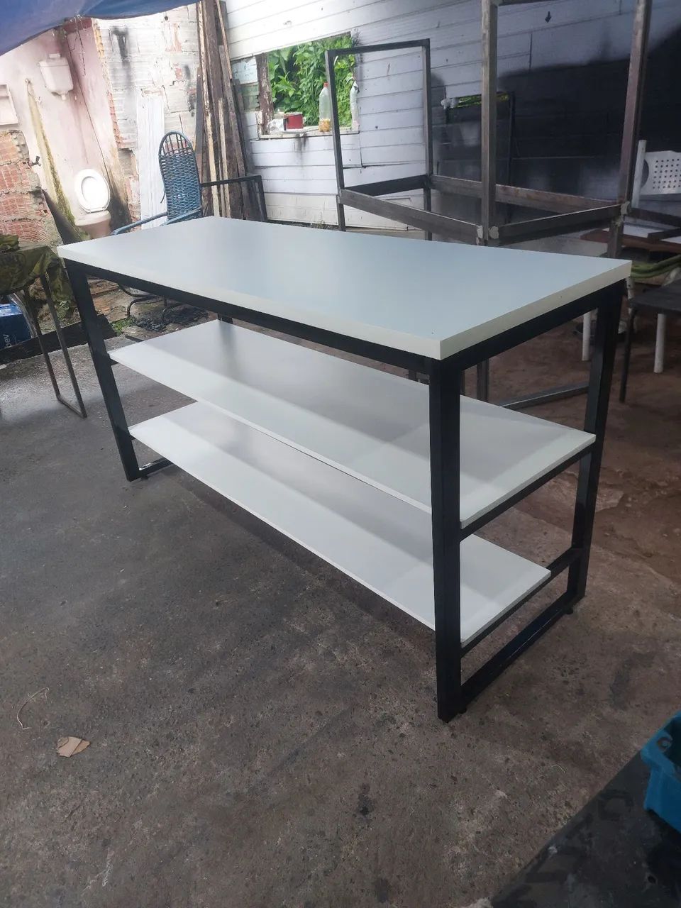 Mesa de Madeira com Estrutura Metálica - Foto 3