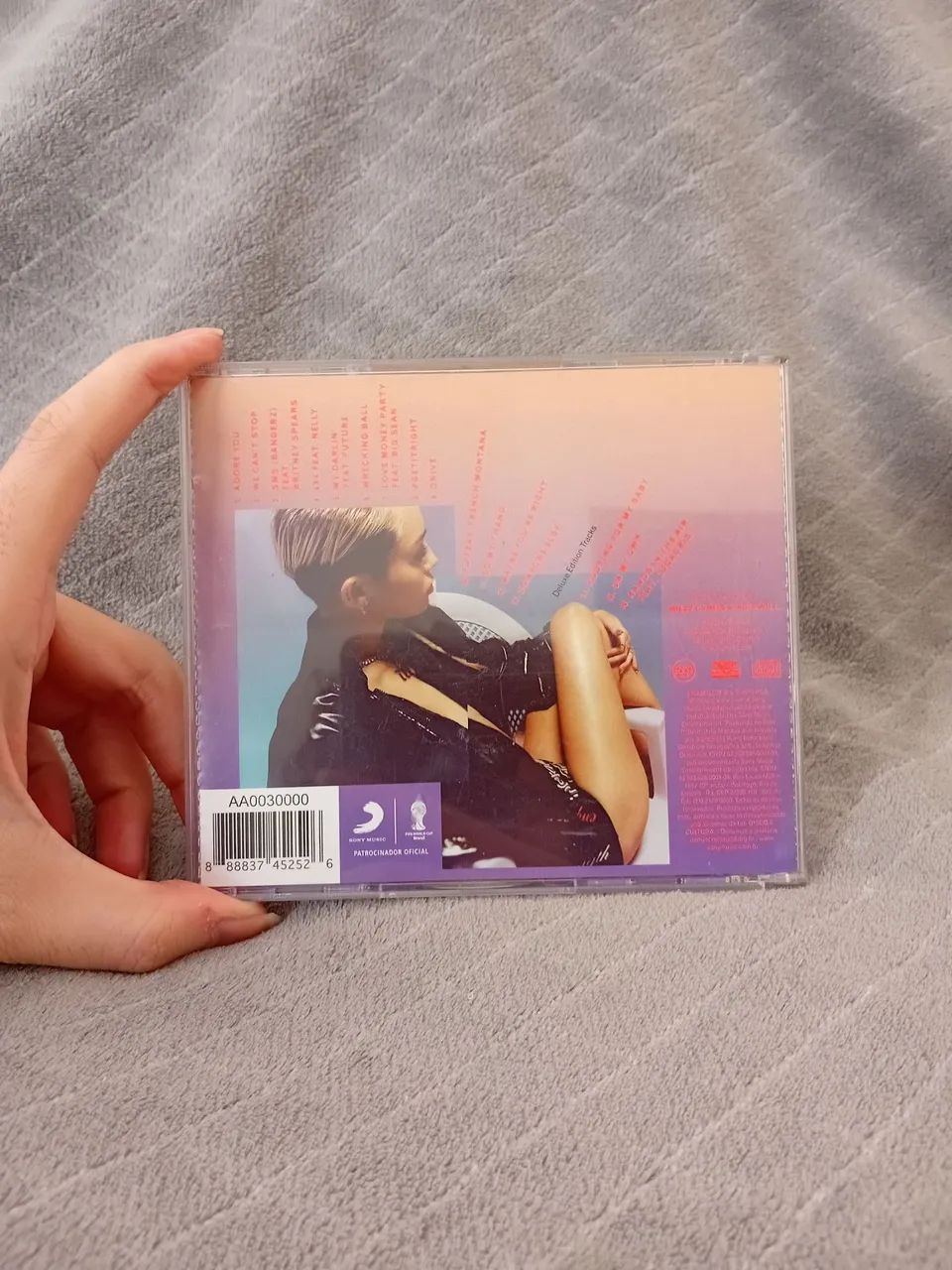 CD Miley Cyrus - Bangerz (Deluxe Edition) - Foto 2
