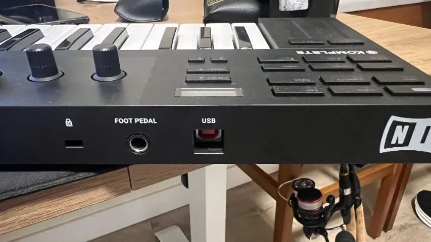 Komplete Kontrol M32 - Foto 3