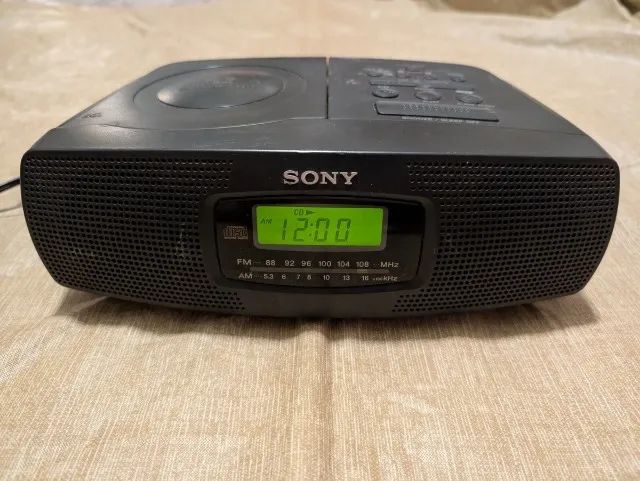 Rádio Reogio SONY model ICF-CD820