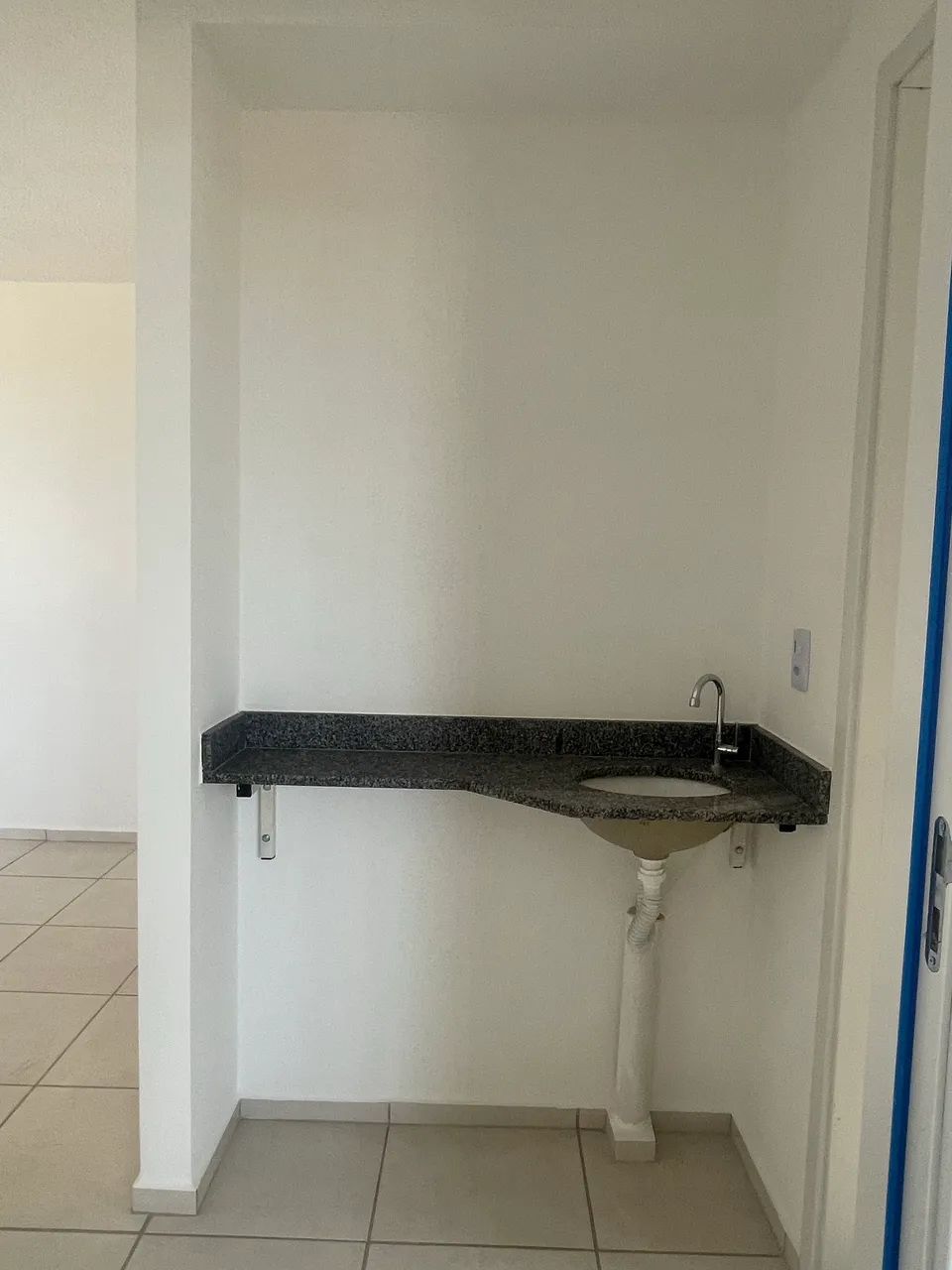 ALUGA-SE APARTAMENTO  - Foto 2