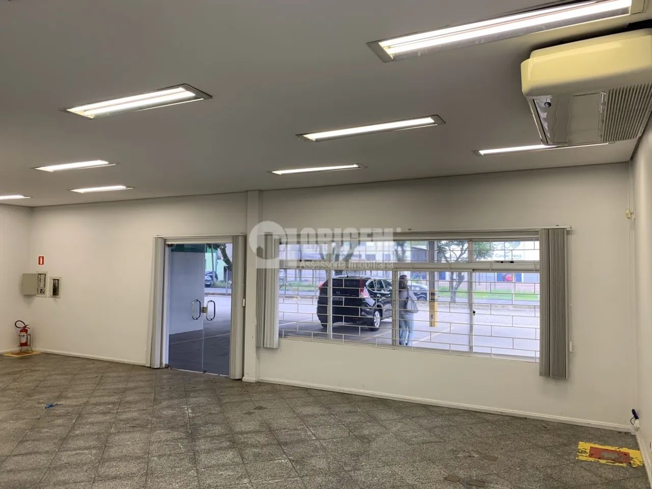 3.560m2 de terreno e 728,00m2 de área construída. - Foto 9