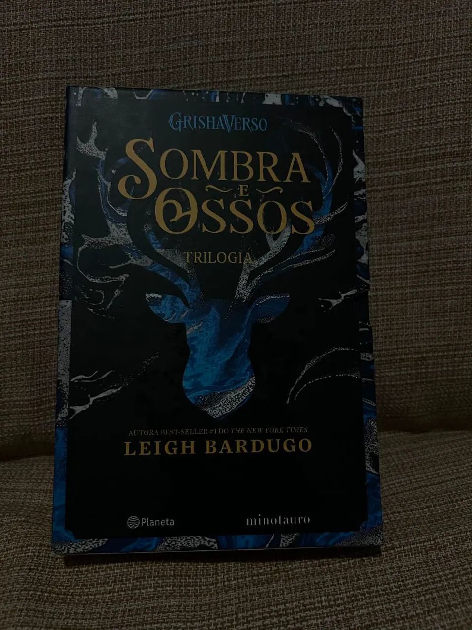 Box trilogia sombra e ossos com pôsteres  - Foto 2