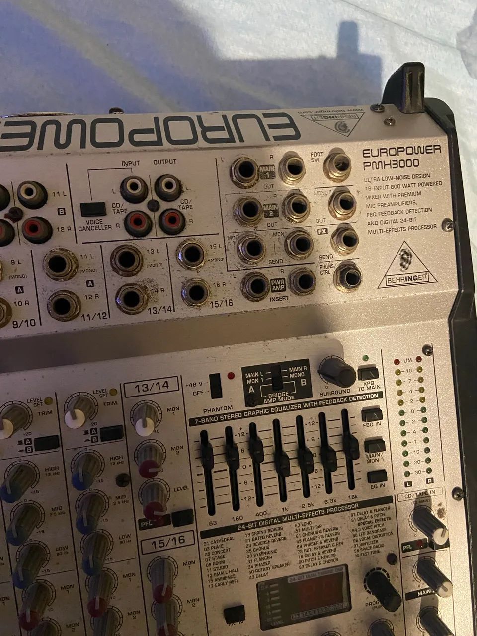 Mesa de som Behringer  - Foto 3