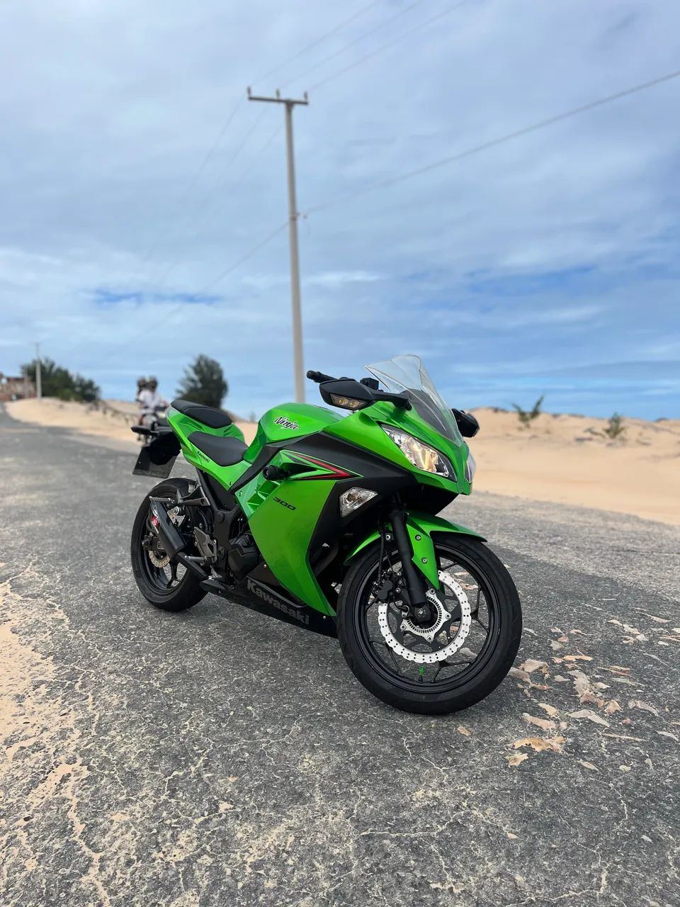 NINJA 300 2025 - Foto 3