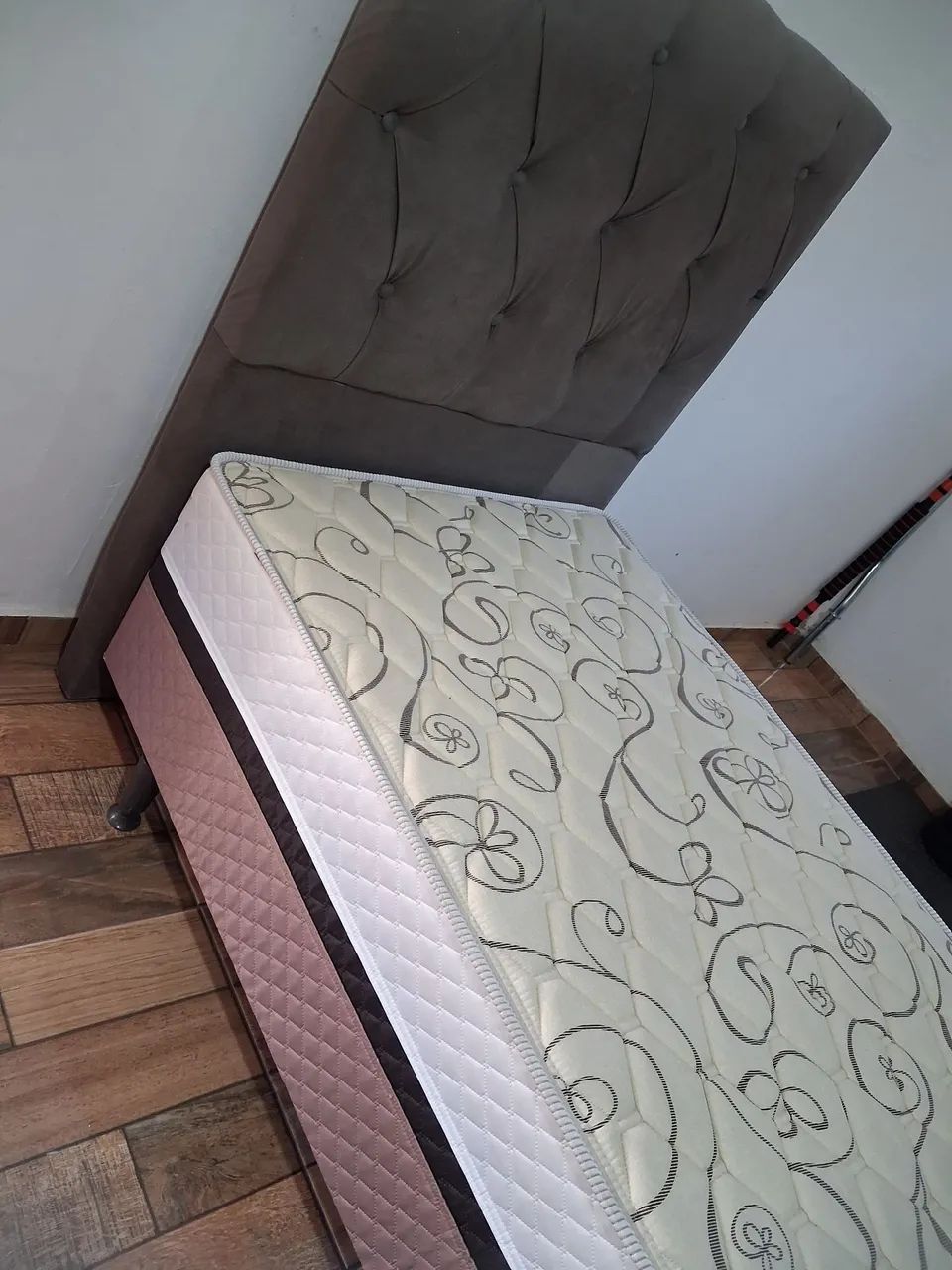 Vendo cama box solteiro nova - Foto 2