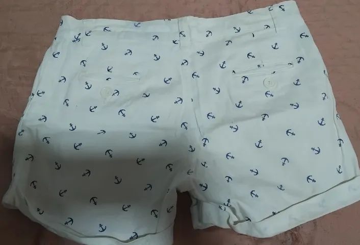 Roupas usadas em bom estado de conservação 