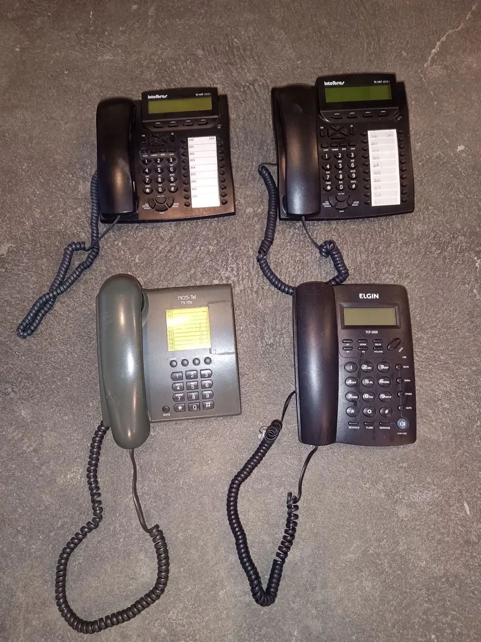 Lote com 4 telefones, dois telefones digitais Intelbras , um telefone Elgin e um Nos-Tel. - Foto 6