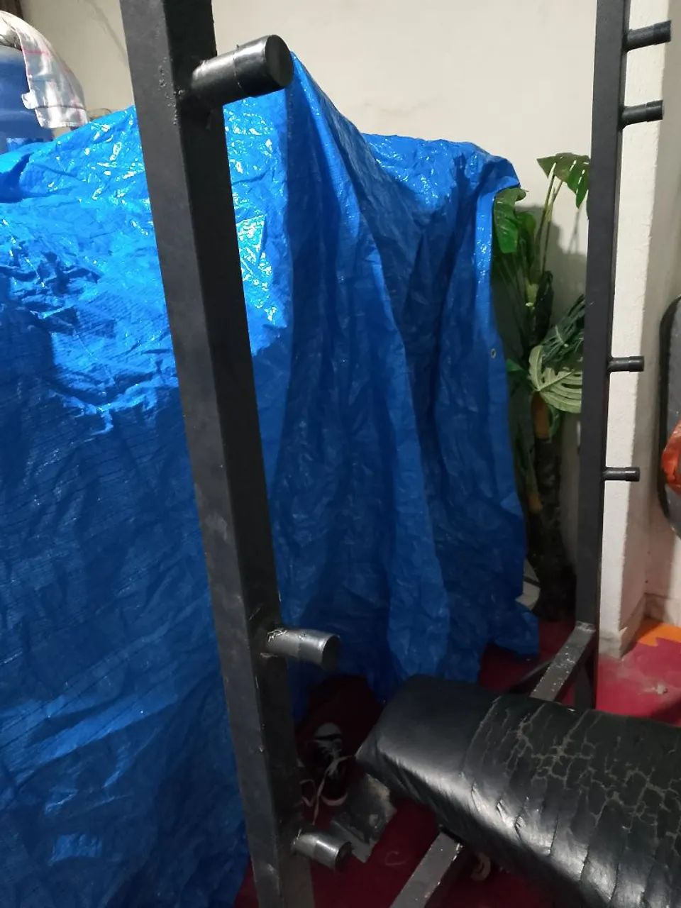 Supino e guarda barras 