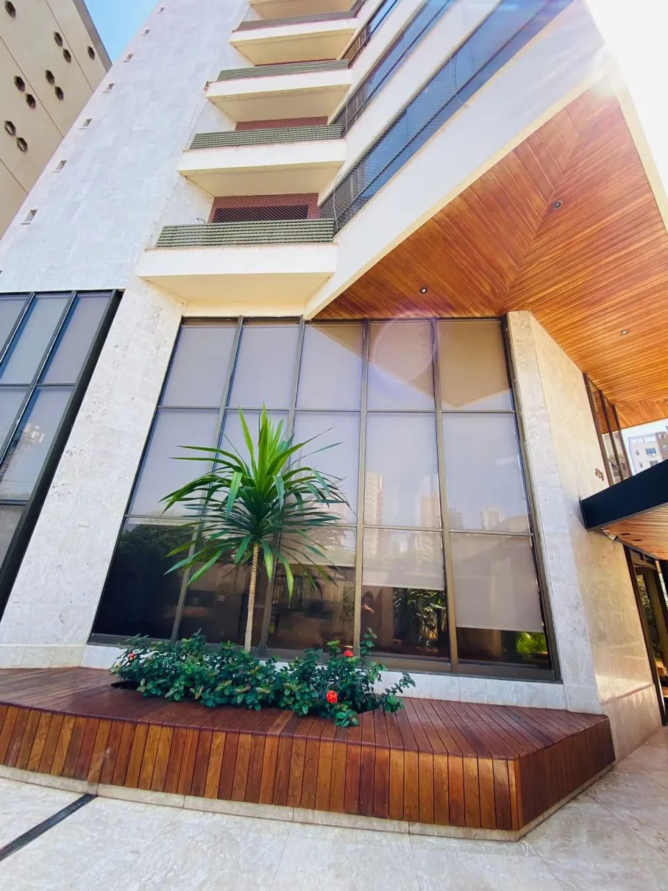 Apartamento 4 suítes, setor oeste, próximo a praça do sol, ed Alhambra. - Foto 2
