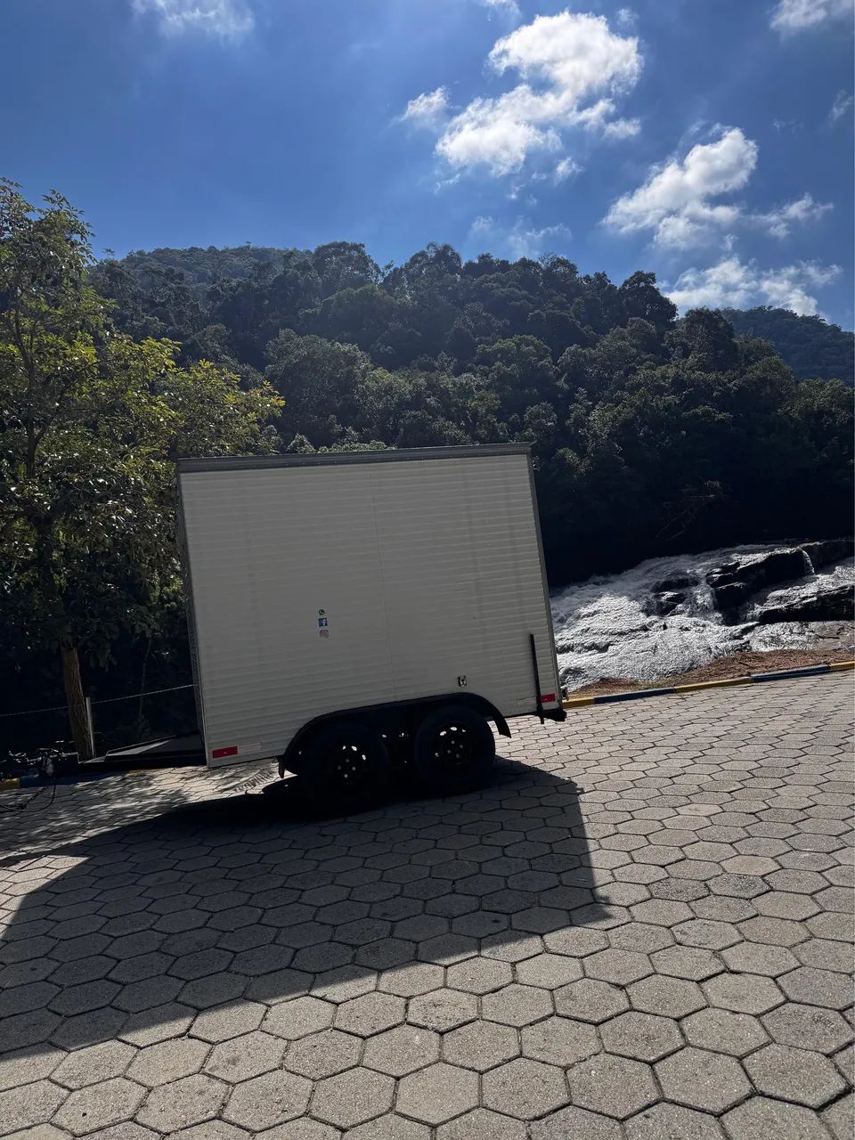 Carretinha Baú Trucada