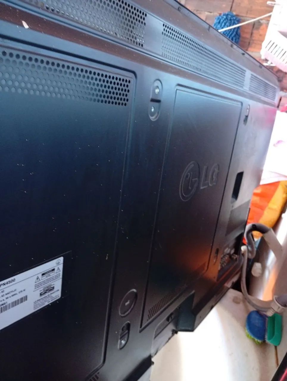 Tv LG 50 polegadas para arrumar ou retirar peças sai som mas não tem imagem  - Foto 5
