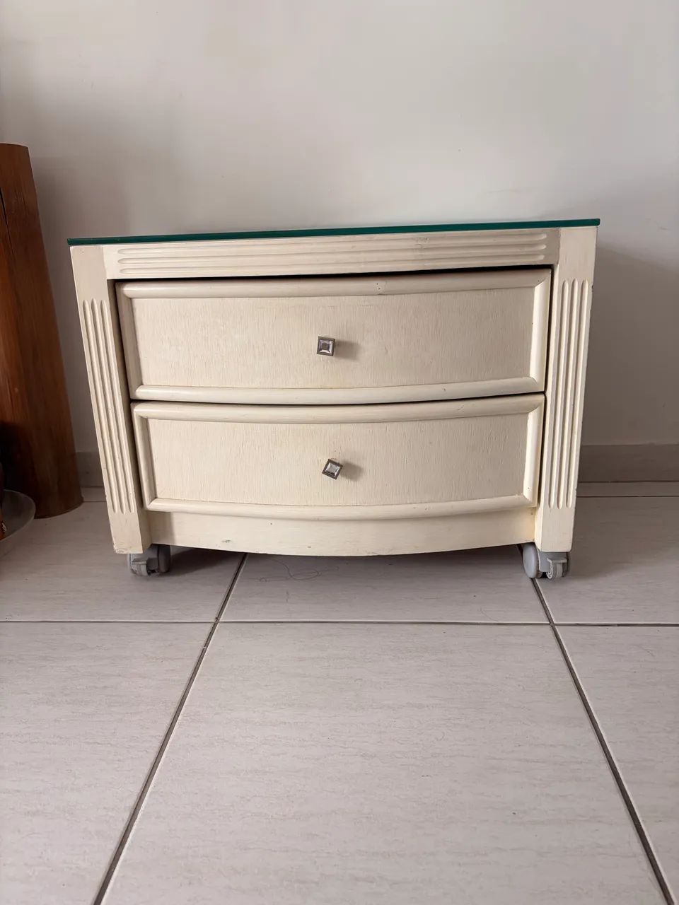 Criado mudo de design italiano