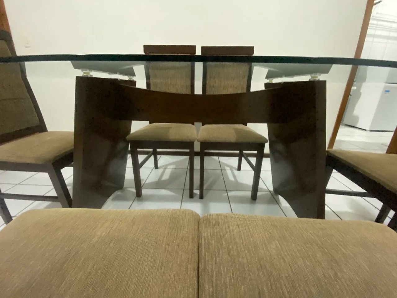 Mesa de vidro retangular com 6 cadeiras  - Foto 3
