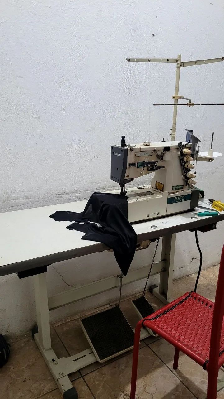 Siruba Overlock Sewing Machine (Goleira)