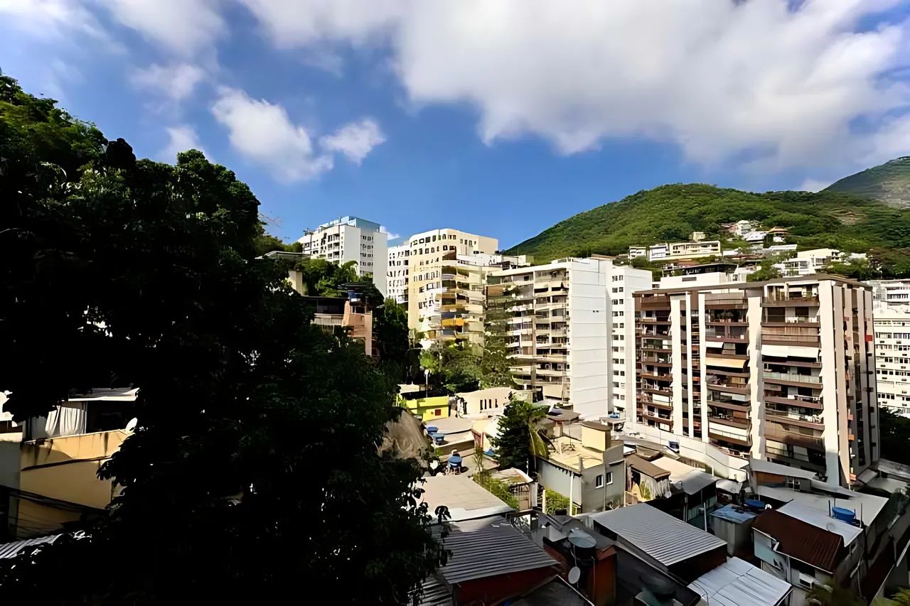 Apartamento : / Residencial / Humaitá