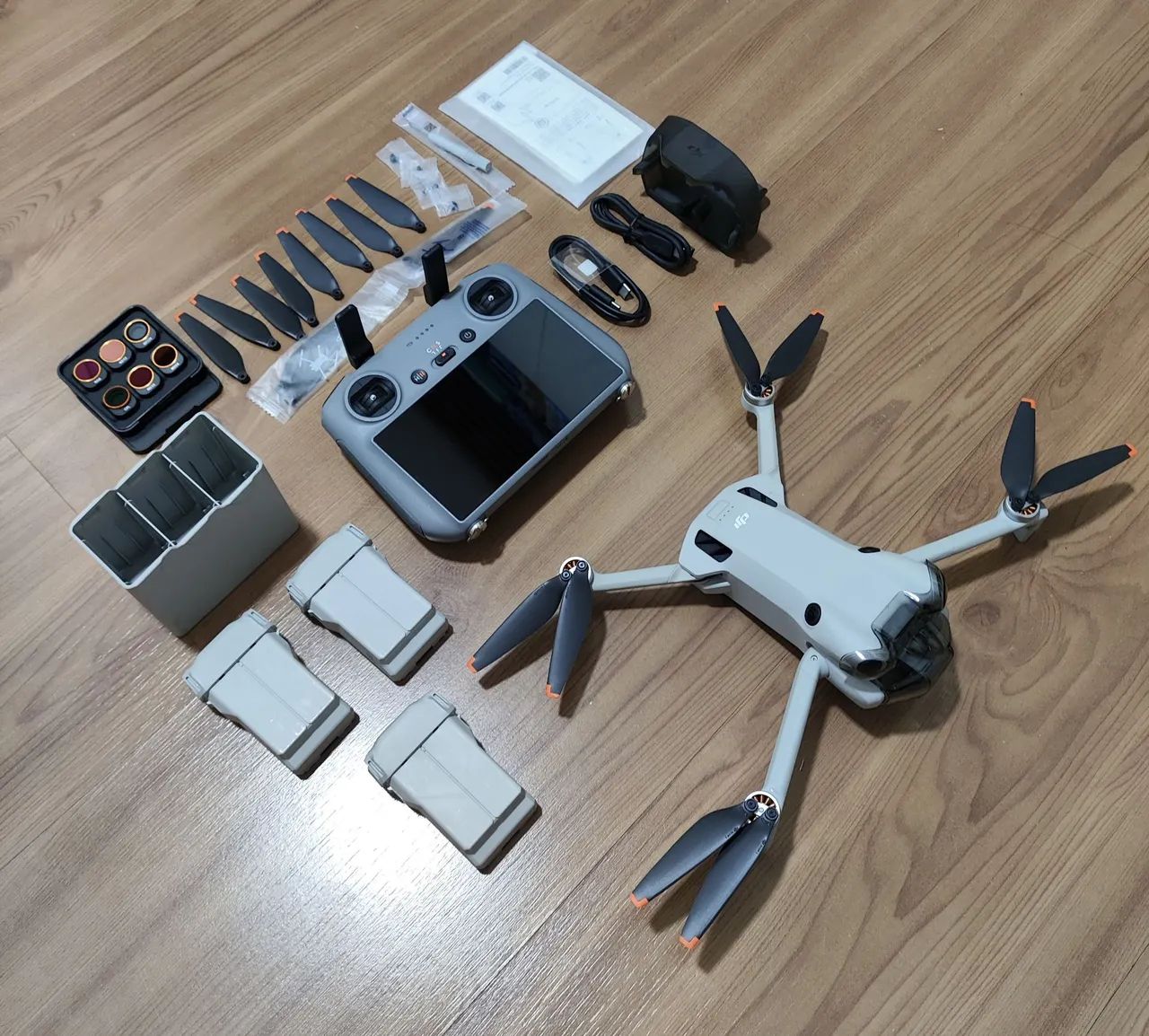 DRONE DJI MINI 4 PRO FLY MORE COMBO - IMPECÁVEL | POUQUÍSSIMO USO - Foto 2