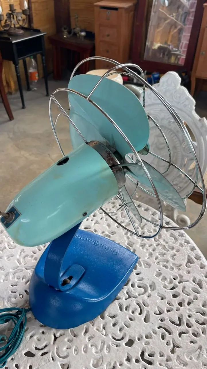 Lindo ventilador de mesa antigo - Foto 2