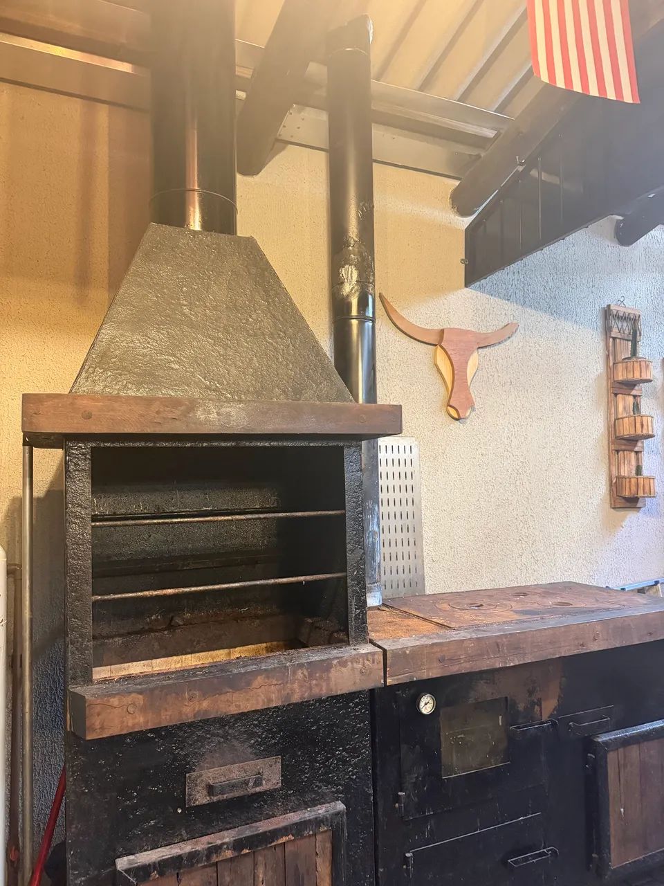 Churrasqueira com fogão a lenha - Foto 4