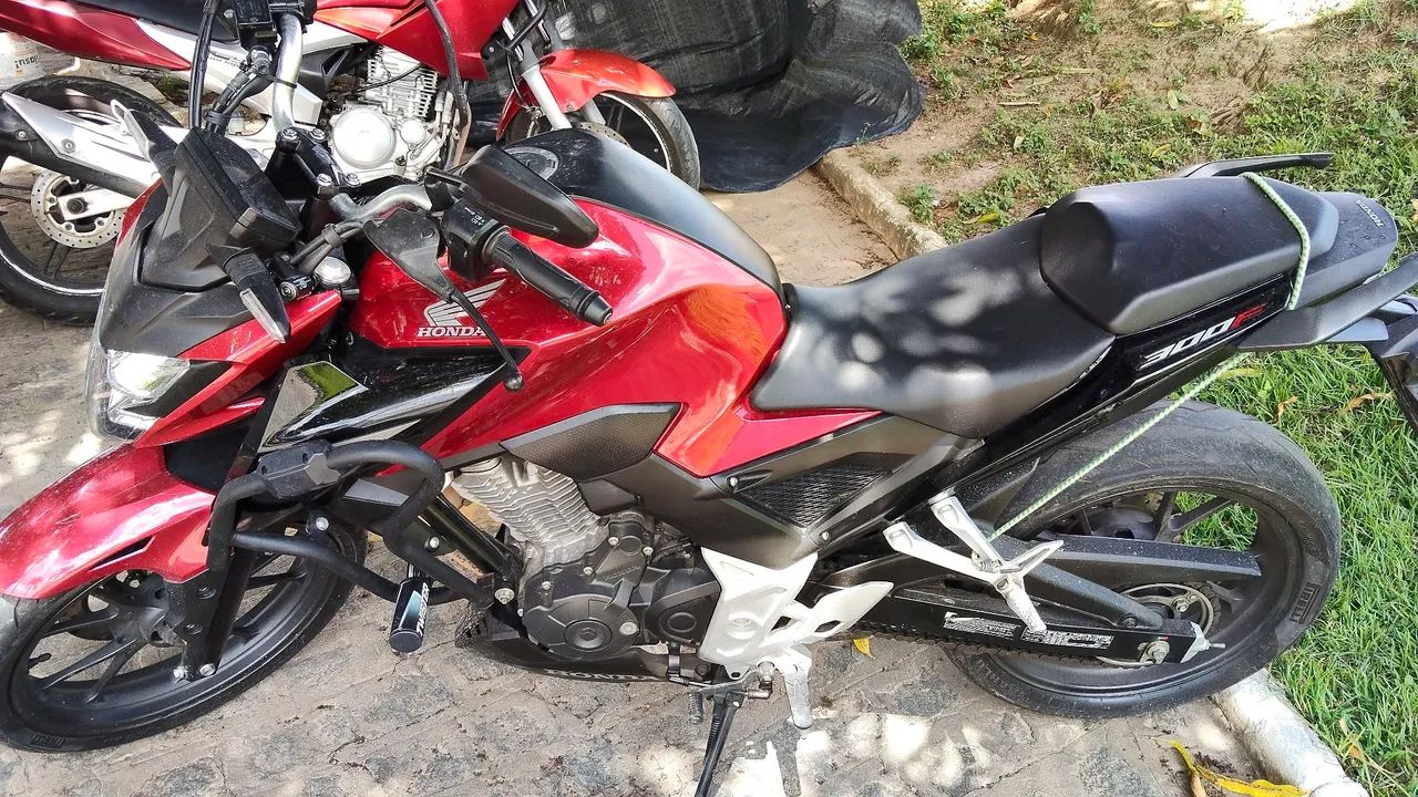 CB 300F ABS