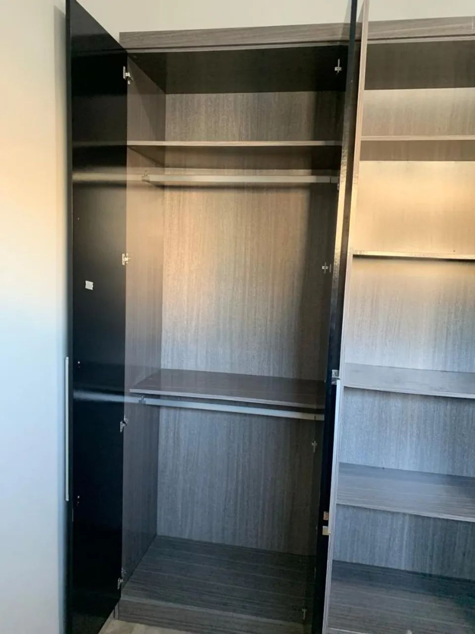 Guarda roupas 6 portas 350,00 - Foto 4