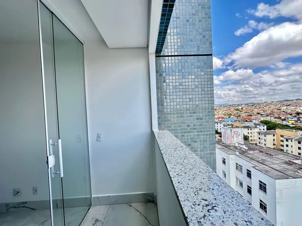 Apartamento de de 3 quartos e 2 vagas no Manacas - 74m² - Foto 3