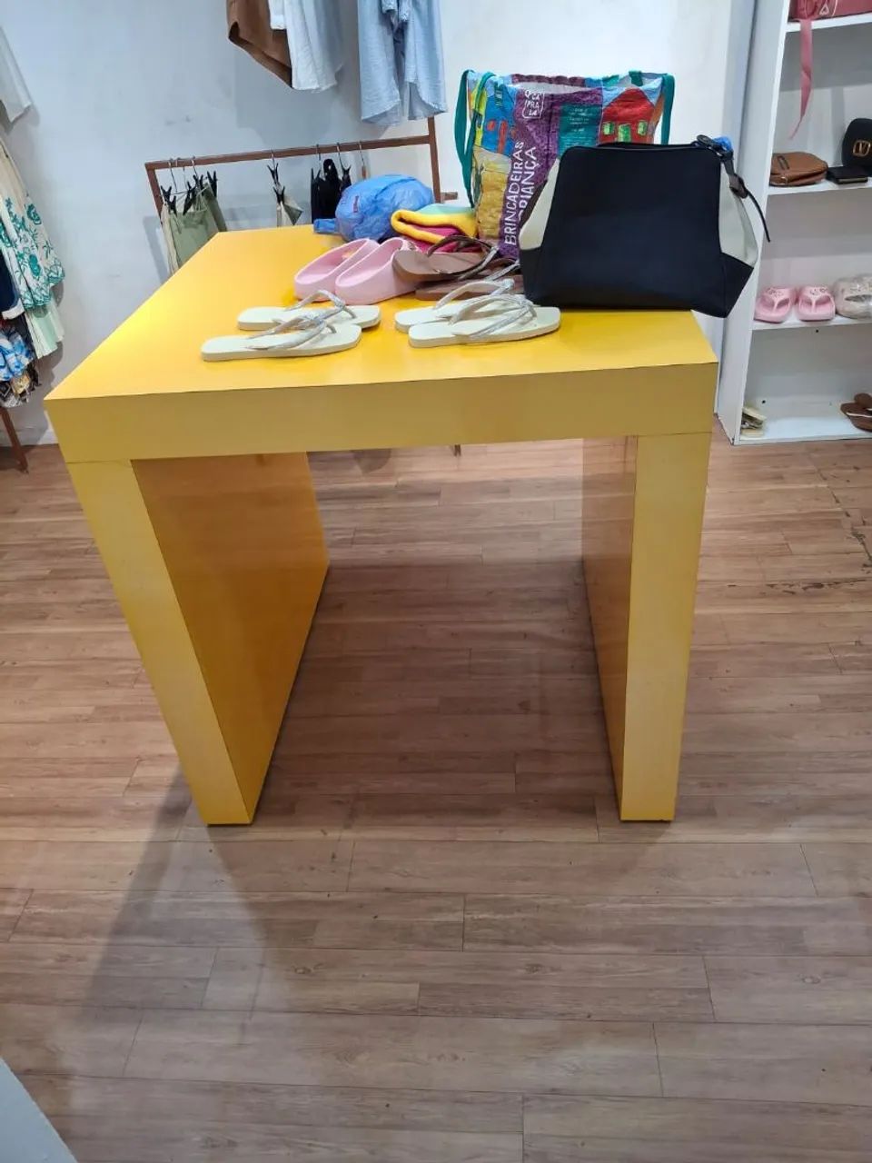 Mesa em MDF, excelente qualidade  - Foto 2