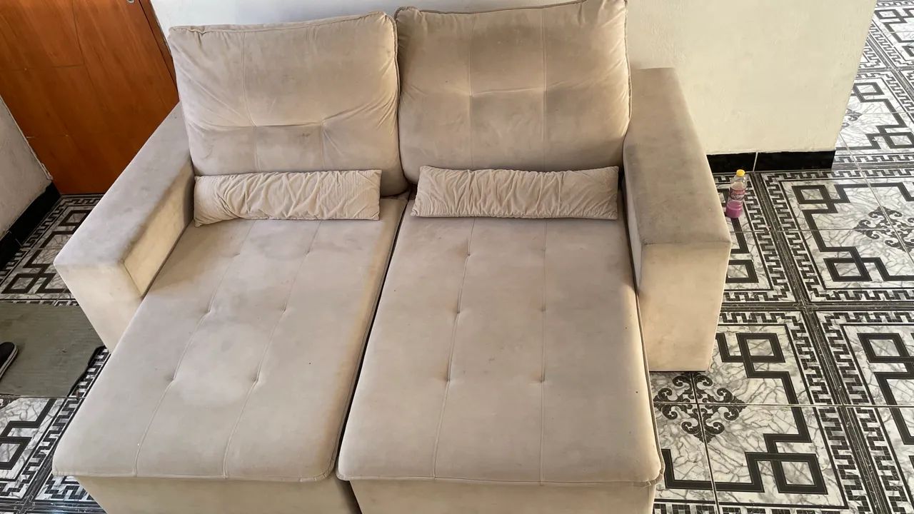 Sofá retrátil e reclinável