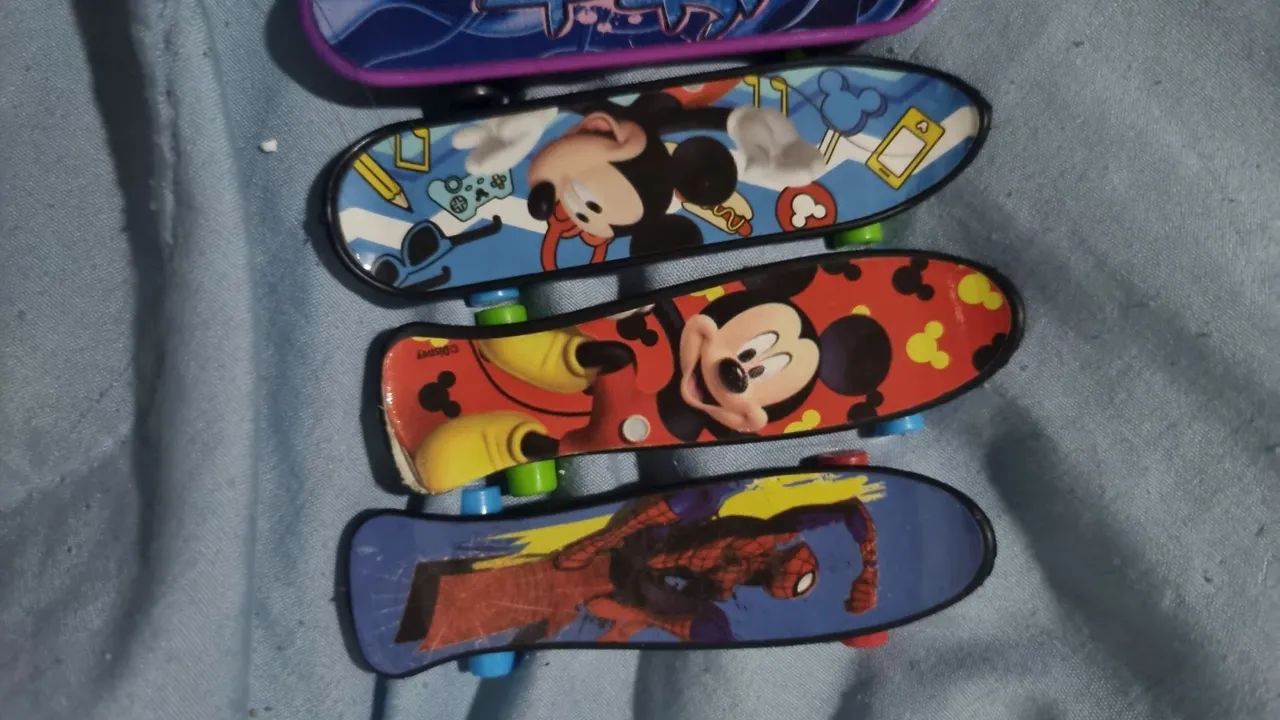 Mini skate de dedo coleção com rampa e troca de roda - Foto 4