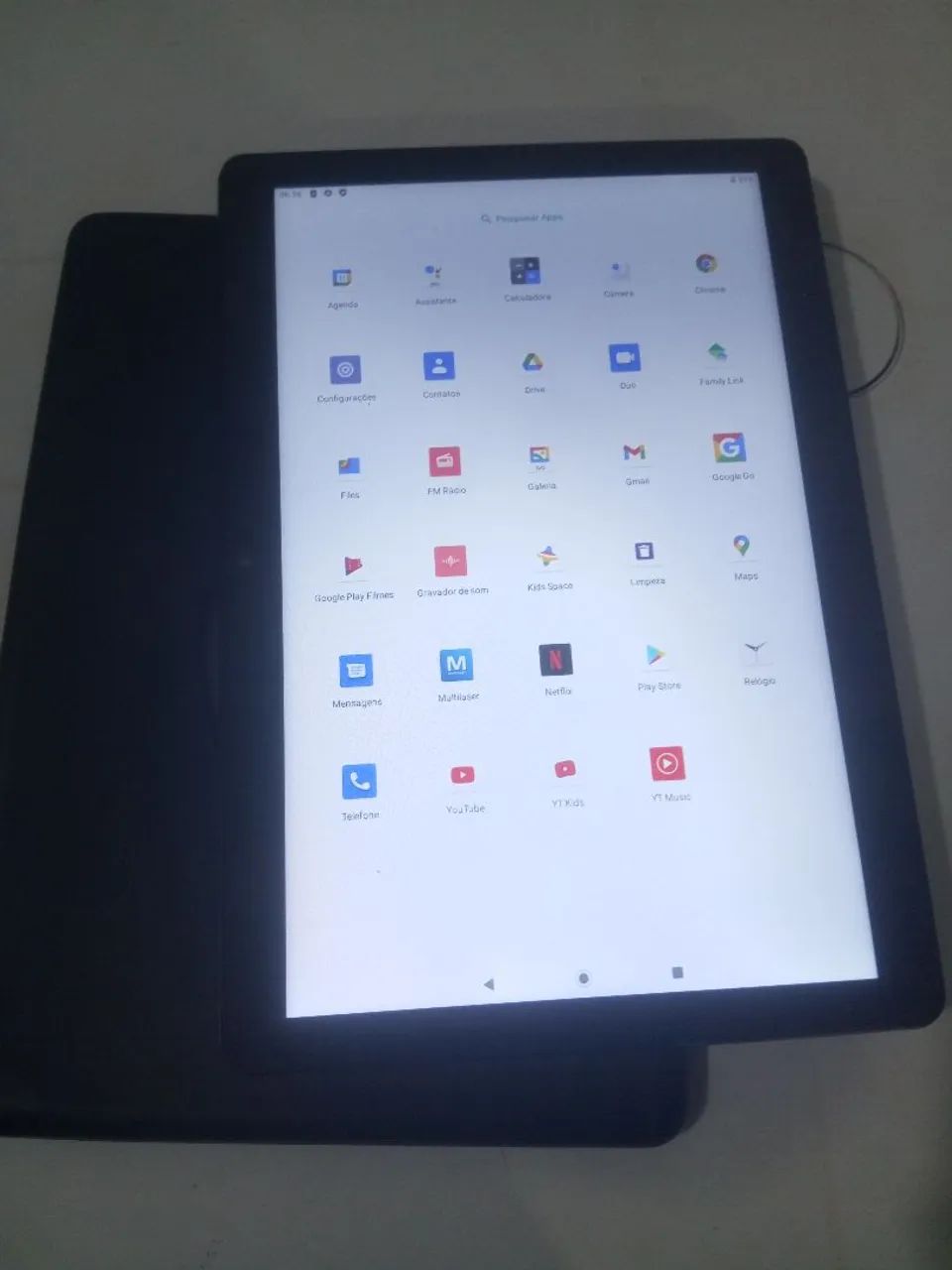 vendo tablet M10 32 GB com cabo do carregador e capinha  - Foto 2