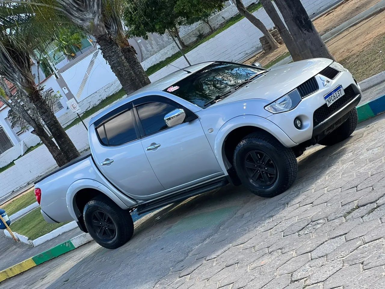 Mitsubishi L200 L200 Triton HPE 3.5 CD V6 24V Flex Aut. 2010
