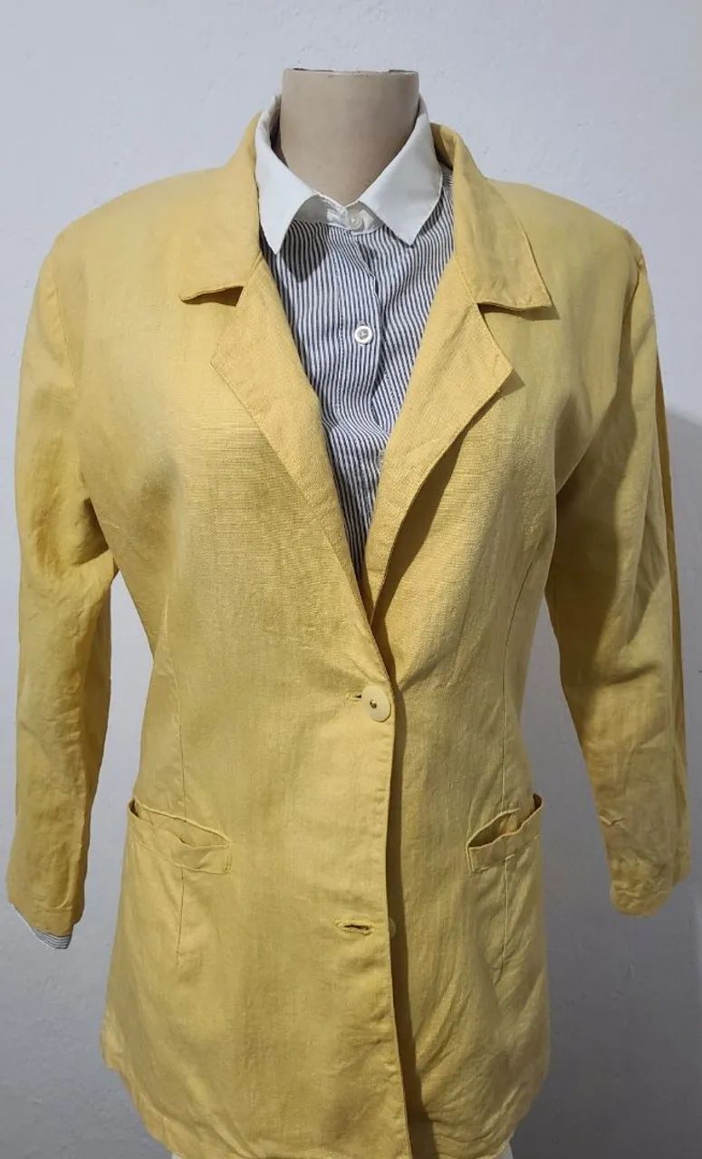 Blazer Slim Amarelo feminino tamanho G, bonito, elegante, confortável, design moderno.  - Foto 4