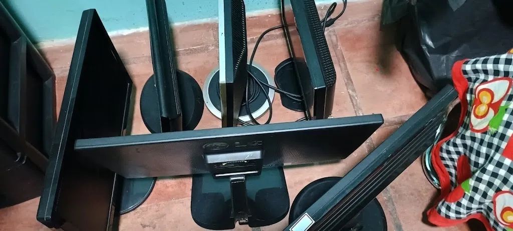 MONITORES