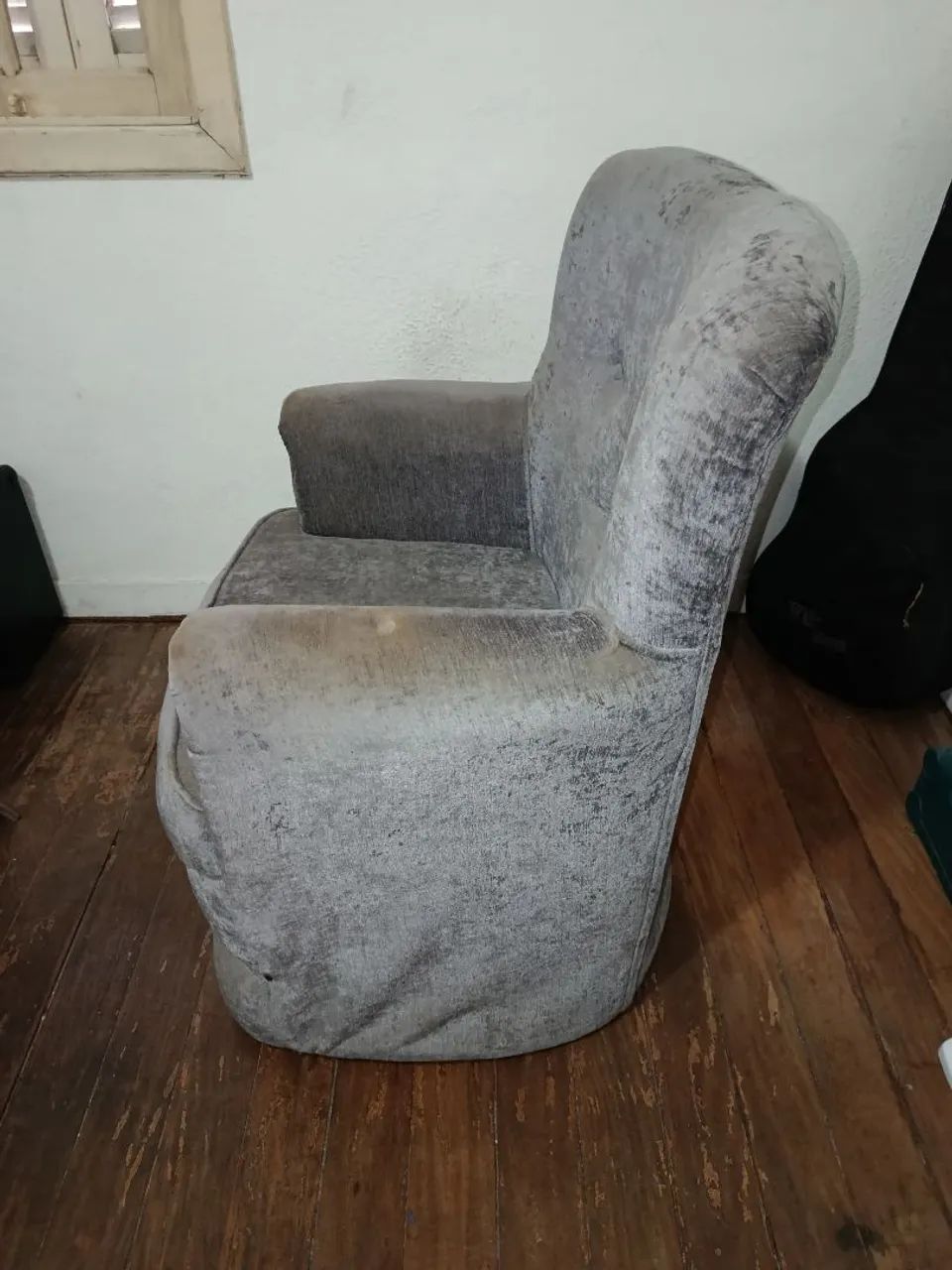 Poltrona Única Para Quarto/Sala Cor Cinza (Usada). - Foto 5
