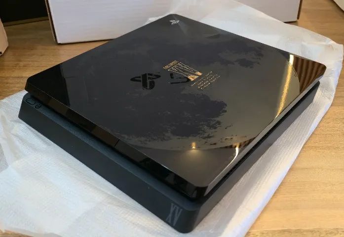 Console PS4 Slim Final Fantasy XV Luna Edition 1Tb Desbloqueado