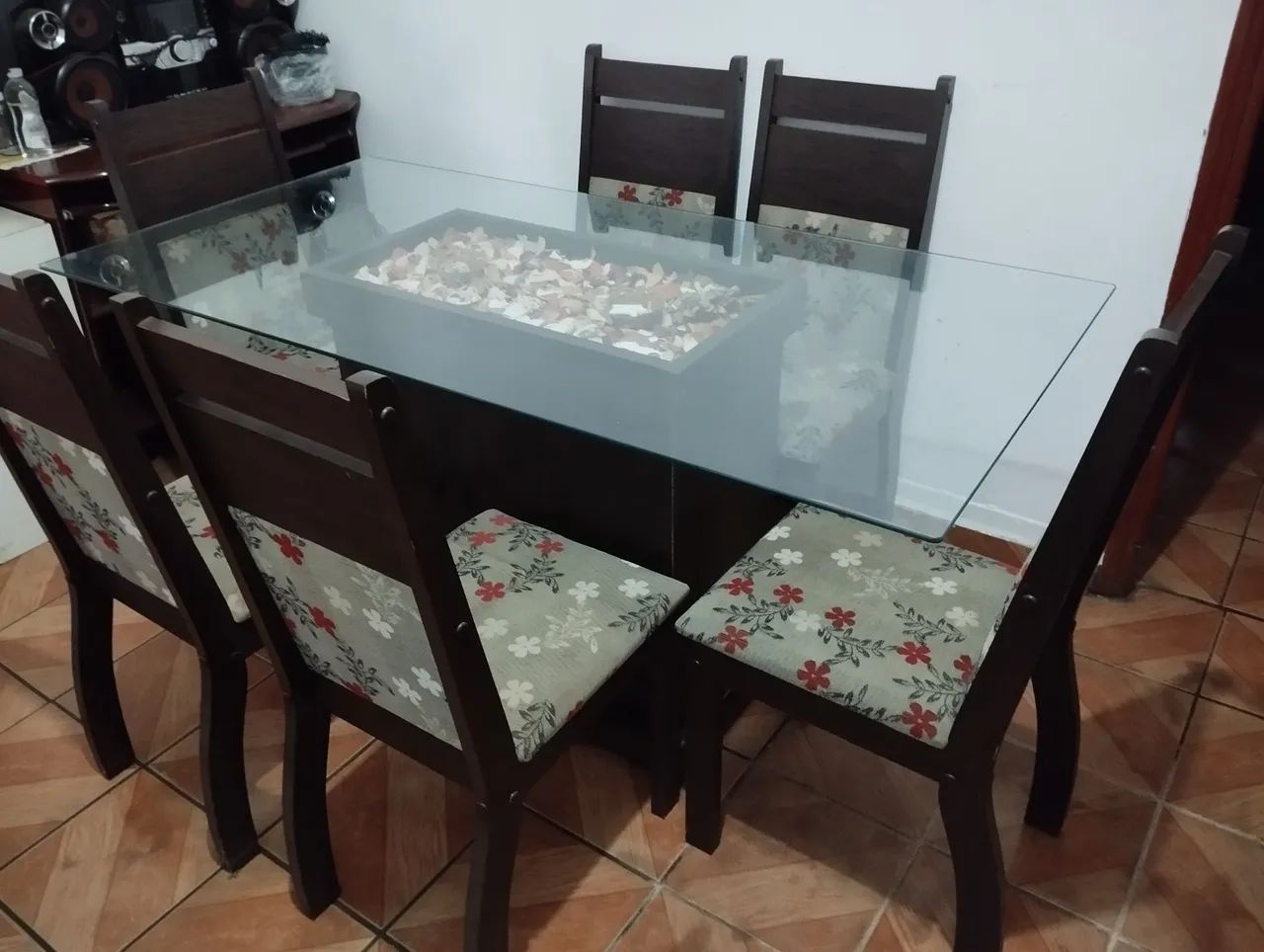 Mesa 4 cadeiras com tampa de vidro